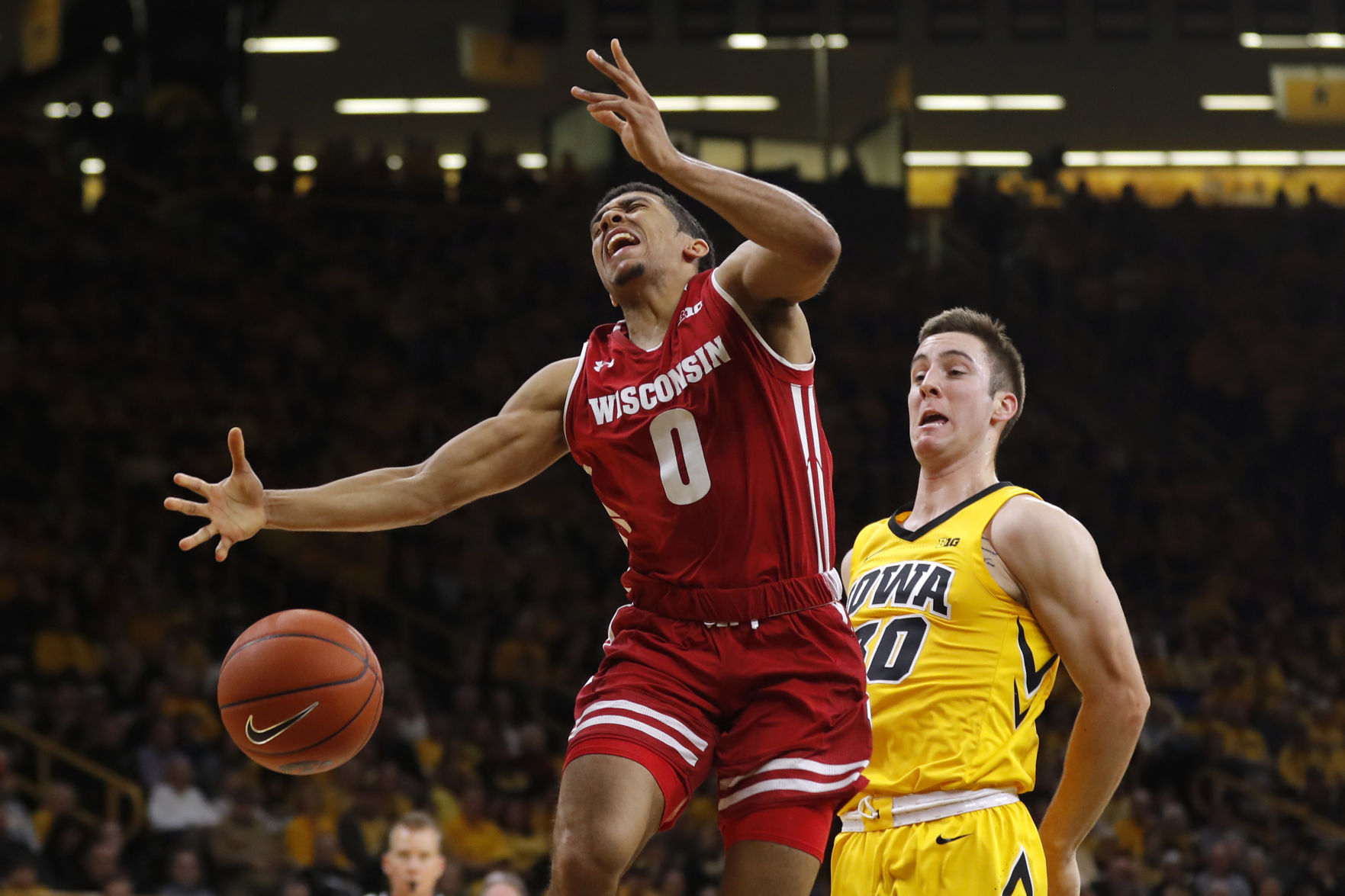 Badgers 72, Hawkeyes 66